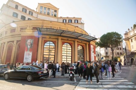 Evento di Apertura del PCTO al Teatro Palladium: Testimonianza di Emanuele Di Porto e Lezione Introduttiva